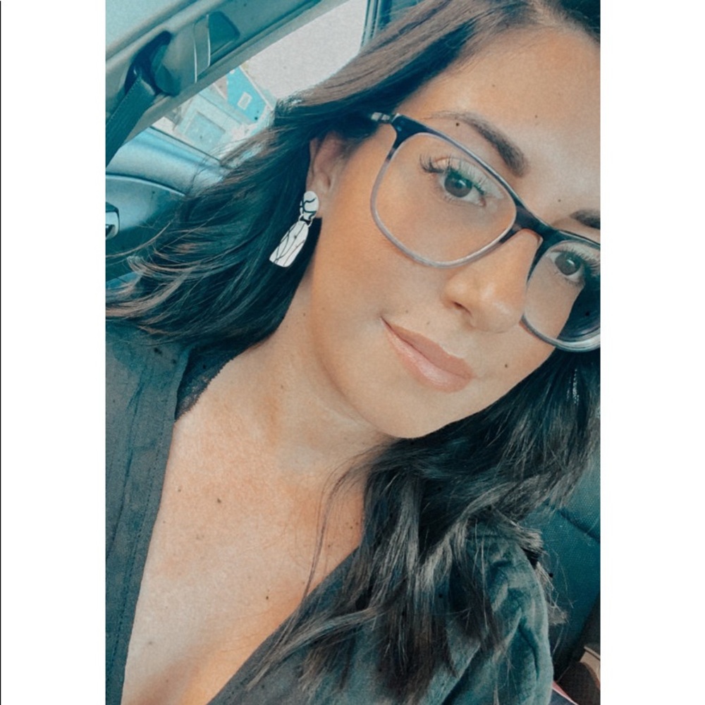 Meet your Posher, Nikki